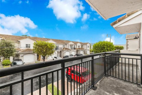 Touwnhouse à louer à Miami, Floride: 4 chambres, 161.93 m2 № 1998587 - photo 20