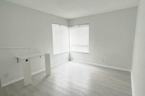 House in Boca Raton, Florida 3 bedrooms, 85.38 sq.m. № 1942298 - photo 8