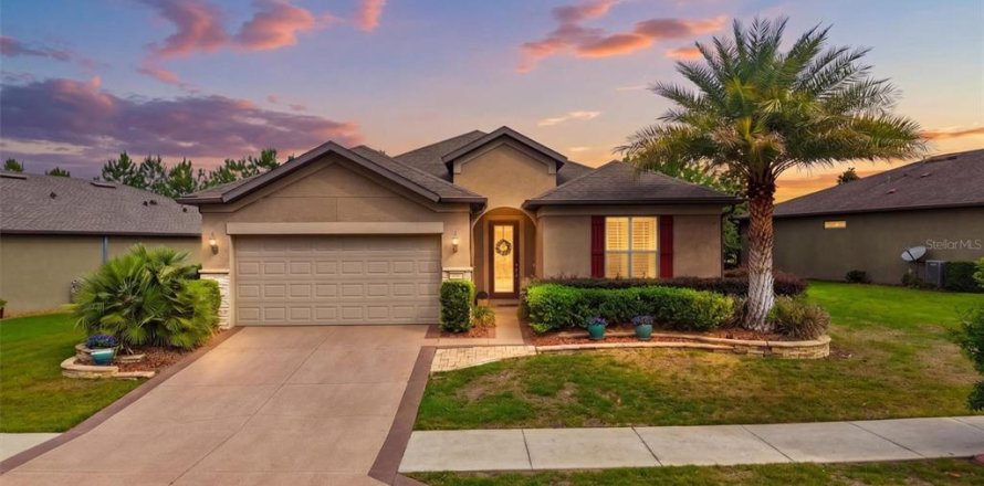 House in Ocala, Florida 2 bedrooms, 173.82 sq.m. № 2112384