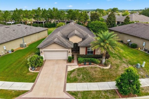 House in Ocala, Florida 2 bedrooms, 173.82 sq.m. № 2112384 - photo 3