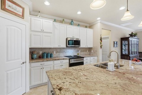 House in Ocala, Florida 2 bedrooms, 173.82 sq.m. № 2112384 - photo 18