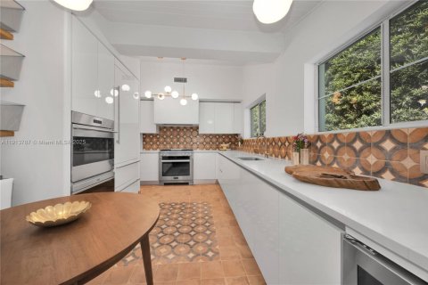 Casa en venta en Miami Beach, Florida, 3 dormitorios, 174.38 m2 № 1968490 - foto 19