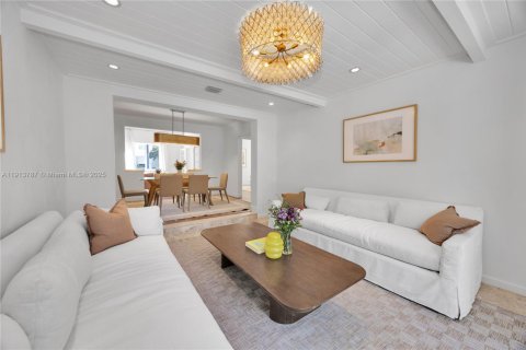 Casa en venta en Miami Beach, Florida, 3 dormitorios, 174.38 m2 № 1968490 - foto 17
