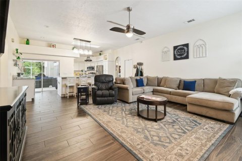 House in Plant City, Florida 5 bedrooms, 244.98 sq.m. № 1831343 - photo 19