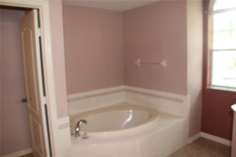 House in Wesley Chapel, Florida 4 bedrooms, 269.04 sq.m. № 1783135 - photo 9