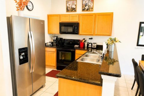 Touwnhouse à vendre à Kissimmee, Floride: 2 chambres, 107.86 m2 № 2197371 - photo 4