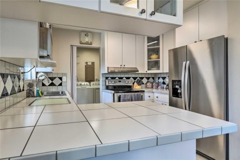 House in Miami, Florida 3 bedrooms, 115.94 sq.m. № 1989375 - photo 13