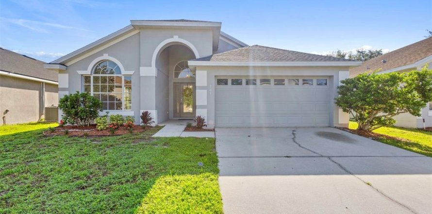 House in Kissimmee, Florida 4 bedrooms, 181.81 sq.m. № 1725252