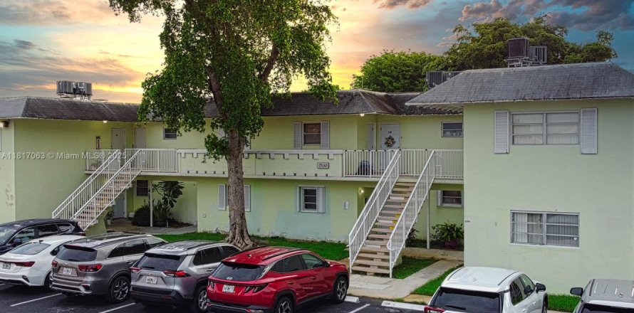 Condo in Miami, Florida, 1 bedroom  № 1770773