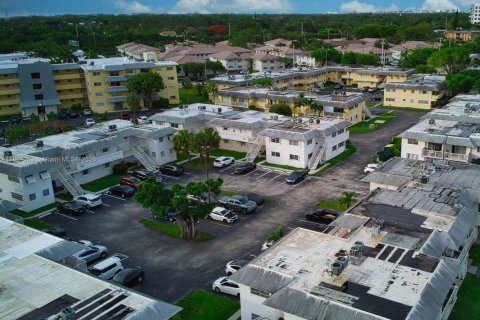 Condo in Miami, Florida, 1 bedroom  № 1770773 - photo 24