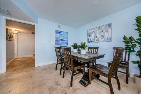Townhouse in Clearwater, Florida 4 bedrooms, 157.93 sq.m. № 1566668 - photo 14
