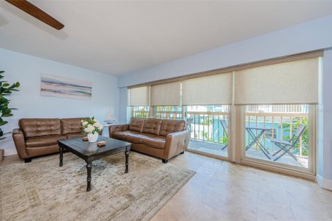 Townhouse in Clearwater, Florida 4 bedrooms, 157.93 sq.m. № 1566668 - photo 9
