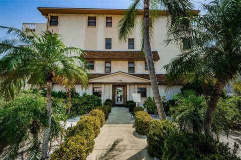 Townhouse in Clearwater, Florida 4 bedrooms, 157.93 sq.m. № 1566668 - photo 5