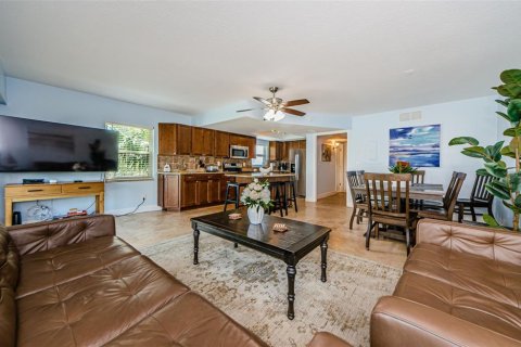 Townhouse in Clearwater, Florida 4 bedrooms, 157.93 sq.m. № 1566668 - photo 12