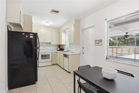Villa ou maison à vendre à Sarasota, Floride: 2 chambres, 92.9 m2 № 2231724 - photo 8