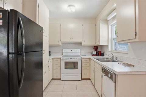 Villa ou maison à vendre à Sarasota, Floride: 2 chambres, 92.9 m2 № 2231724 - photo 7