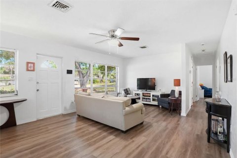 Villa ou maison à vendre à Sarasota, Floride: 2 chambres, 92.9 m2 № 2231724 - photo 3