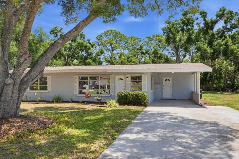 House in Sarasota, Florida 2 bedrooms, 92.9 sq.m. № 2231724