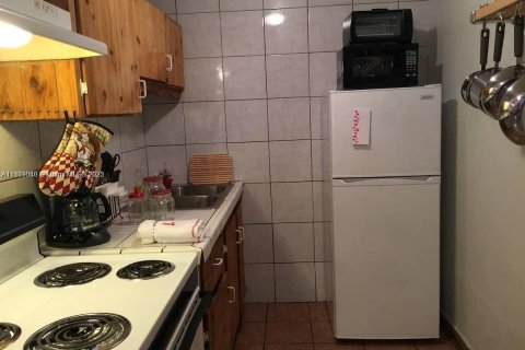 Immobilier commercial à vendre à Hollywood, Floride: 142.88 m2 № 1922654 - photo 17