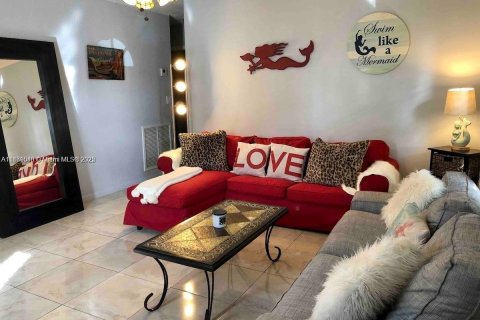 Immobilier commercial à vendre à Hollywood, Floride: 142.88 m2 № 1922654 - photo 2