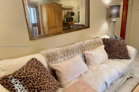 Immobilier commercial à vendre à Hollywood, Floride: 142.88 m2 № 1922654 - photo 18