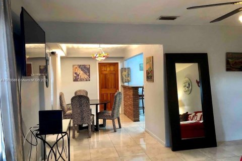 Immobilier commercial à vendre à Hollywood, Floride: 142.88 m2 № 1922654 - photo 3