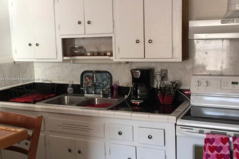 Immobilier commercial à vendre à Hollywood, Floride: 142.88 m2 № 1922654 - photo 6