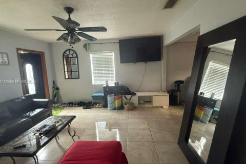 Commercial property in Hollywood, Florida 142.88 sq.m. № 1922654 - photo 24