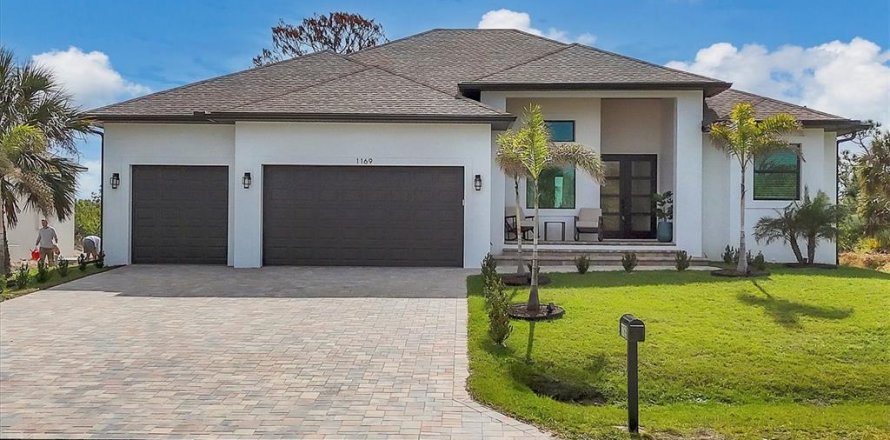 House in Rotonda, Florida 3 bedrooms, 215.72 sq.m. № 1528221