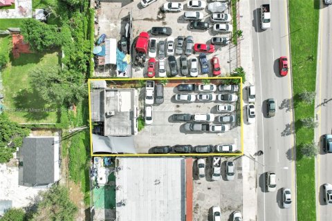 Immobilier commercial à vendre à Miami, Floride № 1941815 - photo 3