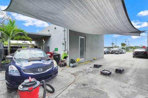 Immobilier commercial à vendre à Miami, Floride № 1941815 - photo 14