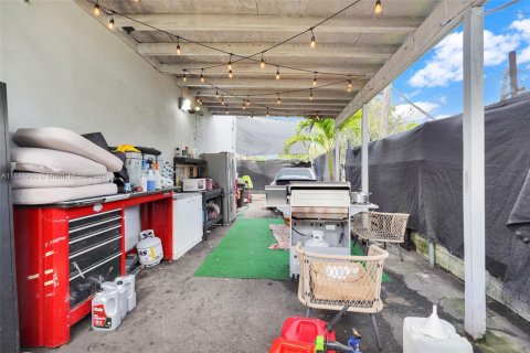 Immobilier commercial à vendre à Miami, Floride № 1941815 - photo 16