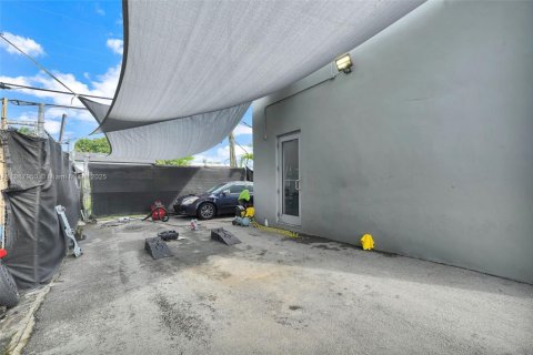 Immobilier commercial à vendre à Miami, Floride № 1941815 - photo 13