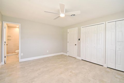 House in Titusville, Florida 4 bedrooms, 156.82 sq.m. № 1904303 - photo 10