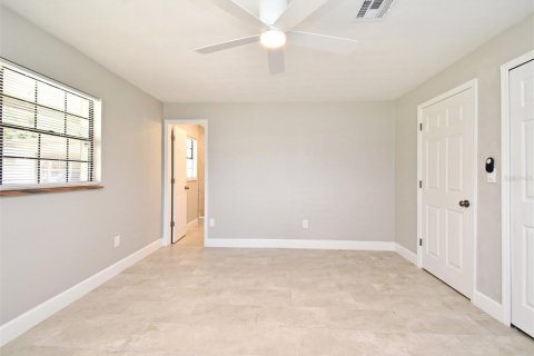 House in Titusville, Florida 4 bedrooms, 156.82 sq.m. № 1904303 - photo 11