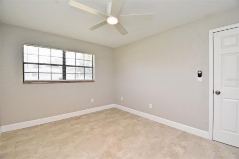 House in Titusville, Florida 4 bedrooms, 156.82 sq.m. № 1904303 - photo 15