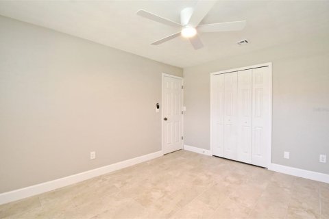 House in Titusville, Florida 4 bedrooms, 156.82 sq.m. № 1904303 - photo 25