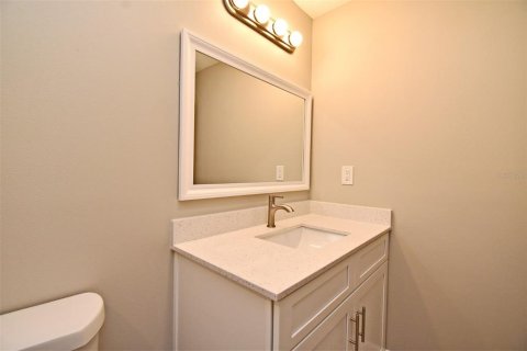 House in Titusville, Florida 4 bedrooms, 156.82 sq.m. № 1904303 - photo 21