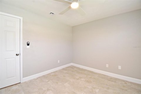 House in Titusville, Florida 4 bedrooms, 156.82 sq.m. № 1904303 - photo 20