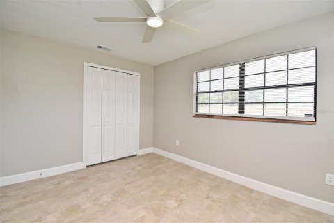 House in Titusville, Florida 4 bedrooms, 156.82 sq.m. № 1904303 - photo 16