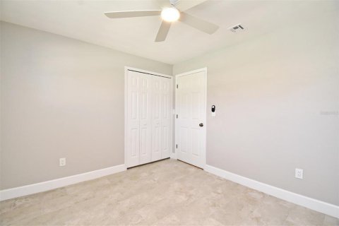 House in Titusville, Florida 4 bedrooms, 156.82 sq.m. № 1904303 - photo 18