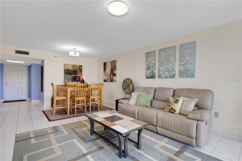 Condo in Bradenton, Florida, 2 bedrooms № 2092548 - photo 23