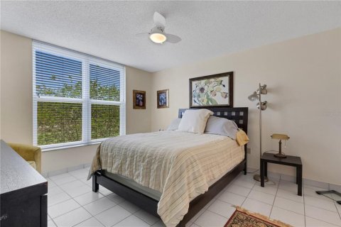 Condo in Bradenton, Florida, 2 bedrooms № 2092548 - photo 28