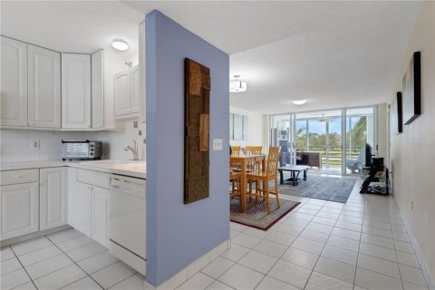 Condo in Bradenton, Florida, 2 bedrooms № 2092548 - photo 16
