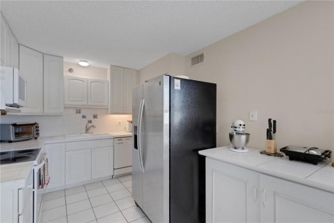 Condo in Bradenton, Florida, 2 bedrooms № 2092548 - photo 14