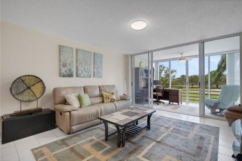 Condo in Bradenton, Florida, 2 bedrooms № 2092548 - photo 22