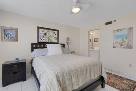 Condo in Bradenton, Florida, 2 bedrooms № 2092548 - photo 30