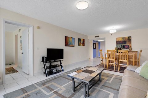 Condo in Bradenton, Florida, 2 bedrooms № 2092548 - photo 24