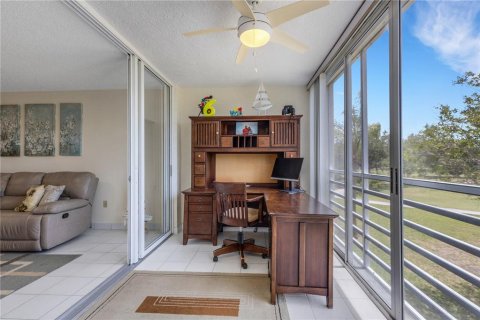 Condo in Bradenton, Florida, 2 bedrooms № 2092548 - photo 25