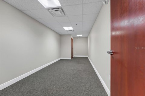 Immobilier commercial à louer à Oviedo, Floride: 239.69 m2 № 2416755 - photo 15